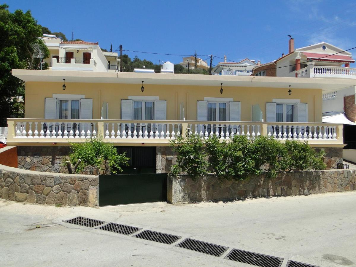 Chrysanthe'S Apartments No2 Poros Town Exterior photo