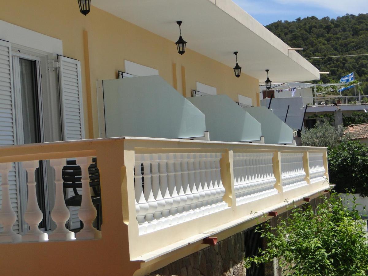 Chrysanthe'S Apartments No2 Poros Town Exterior photo