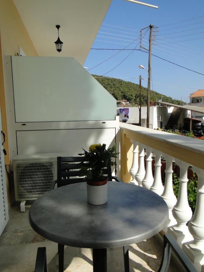 Chrysanthe'S Apartments No2 Poros Town Exterior photo
